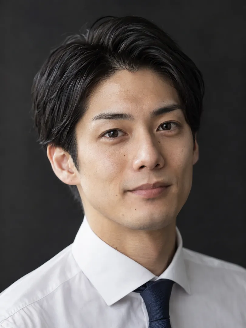 ネクタイ姿の30代男性のイメージ