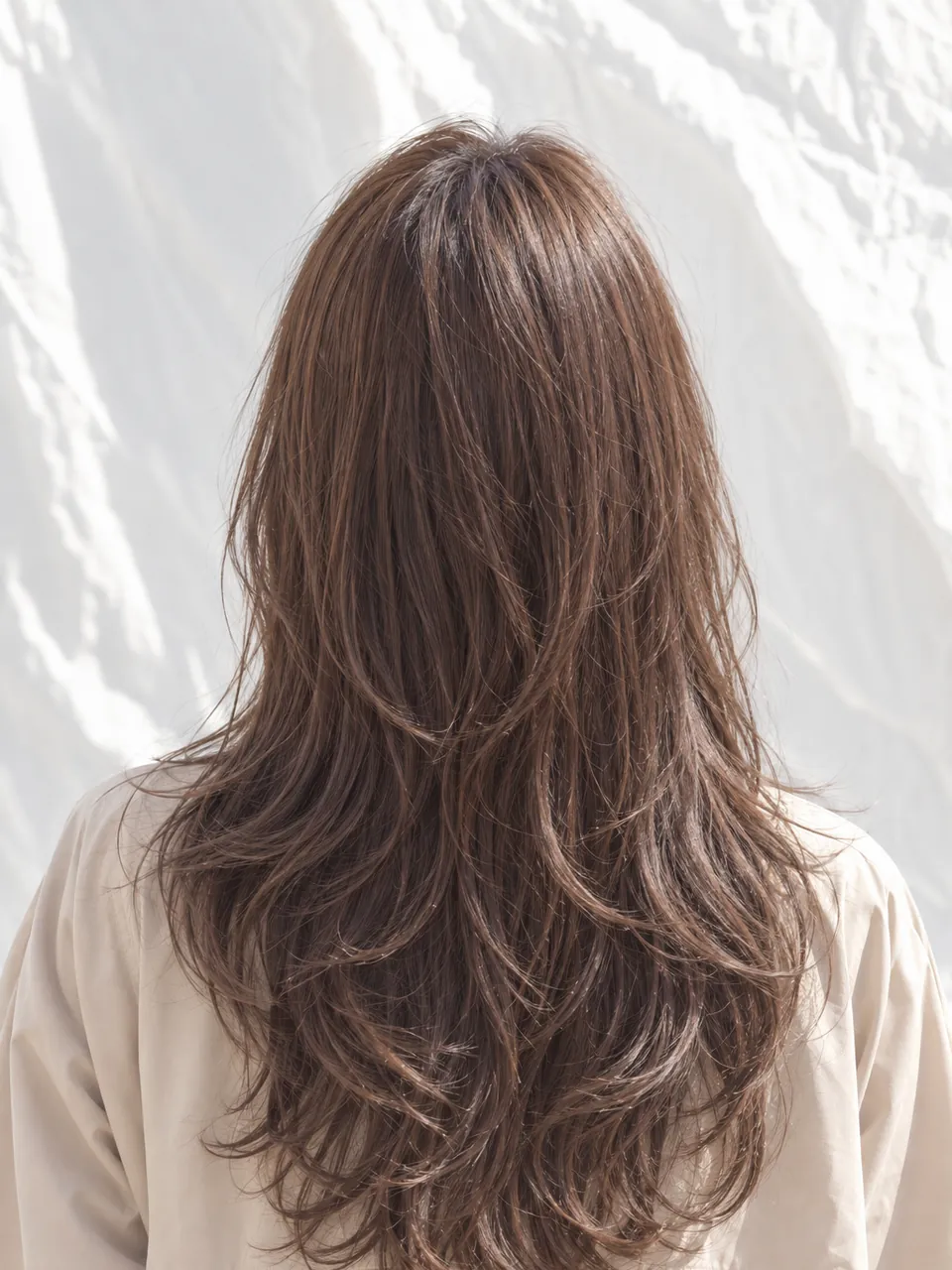 流しバングの髪型の後ろ姿のイメージ