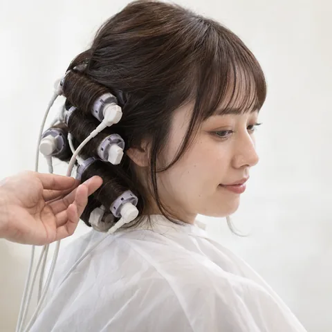 デジタルパーマの施術中のイメージ