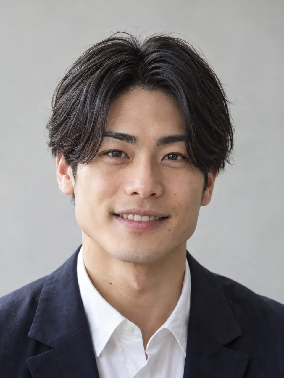 エラの張った男性のセンターパート